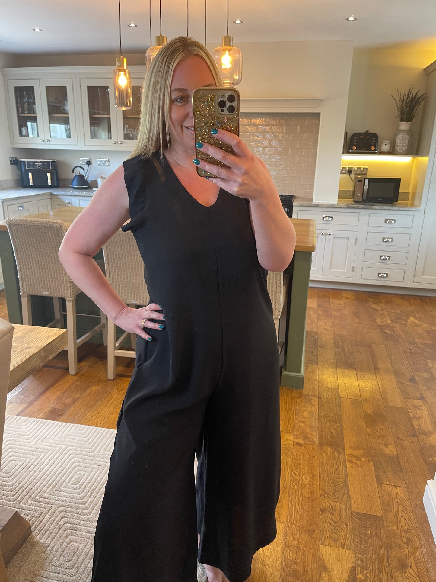 Kenya - Jumpsuit with Frill Sleeve - Black