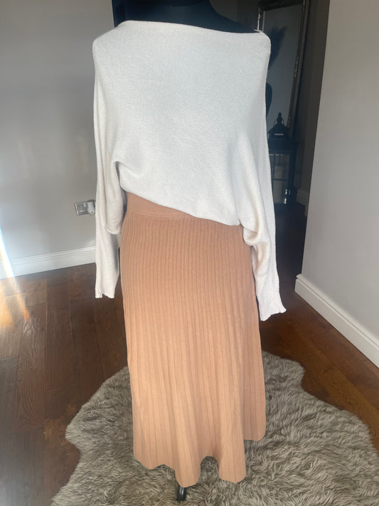 Audrina- Pleated Knit Skirt - Camel